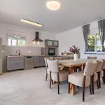 Kliska By Interhome וילה וודניאן